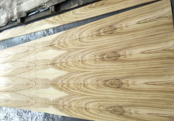 Les feuilles de placage en bois naturel d'olivier résistent à l'usure et à la corrosion